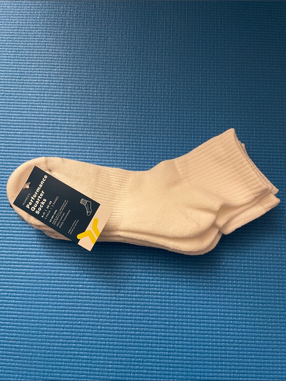 Old Navy White Performance Crew Socks - Women